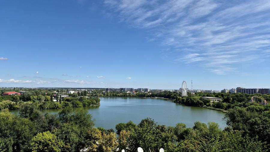 Apartament exclusivist cu 4 camere 146,89 mp Emerald Residence vedere Lacul Tei,