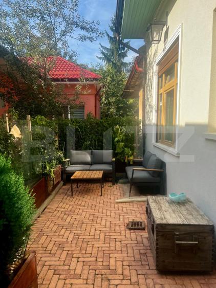 Apartament 3 camere, tavan înalt și terasă – zona Scala Center