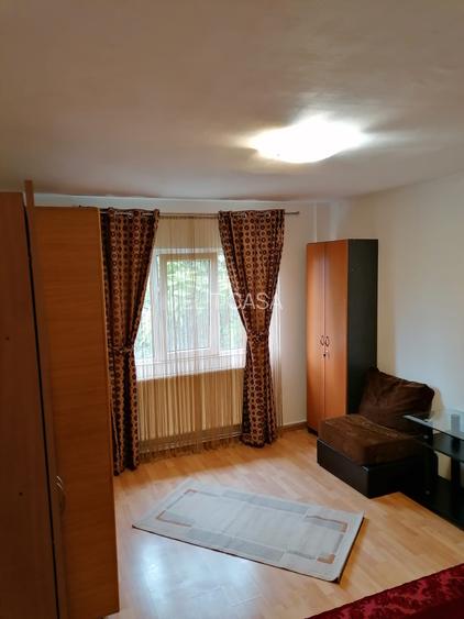Apartament cu 2 camere decomandat, etajul 2/4, zona CUG - 4