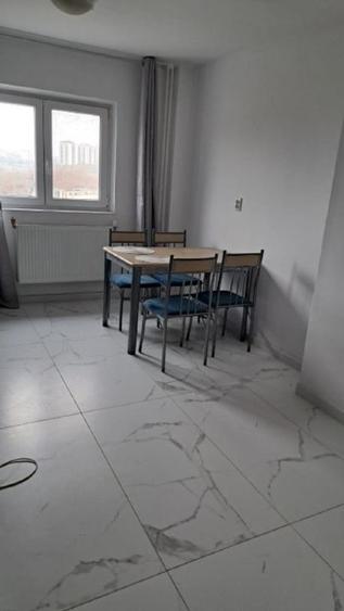 Particular închirie ap 2 camere et6 zona tineretului cu loc de parcare, 550 eur