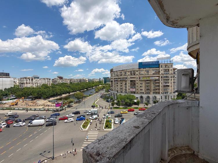 Unirii Fountains • 4-Room Apartment • 2 Front-Facing Balconies • Boiler