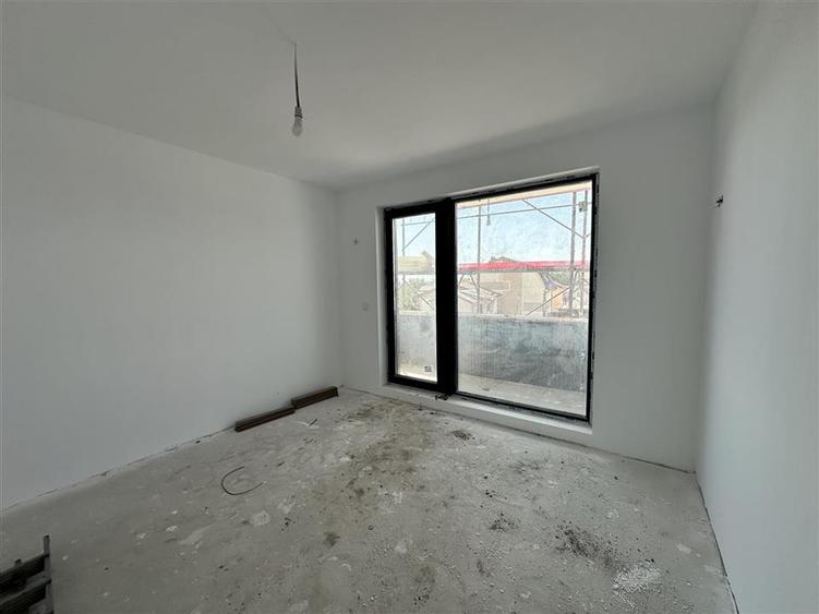 Apartament 3 Camere în bloc finalizat, etaj intermediar, construcție n