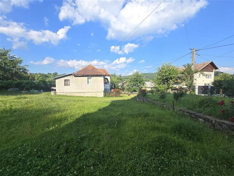 Vila mobilata si utilata constructie solida, localitatea Runcu, Fieni, Dimbovita - 32