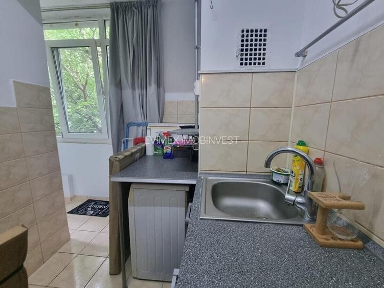 Titan - Baba Novac , Bloc Mixt,  metroul Dristor, garsoniera - 7