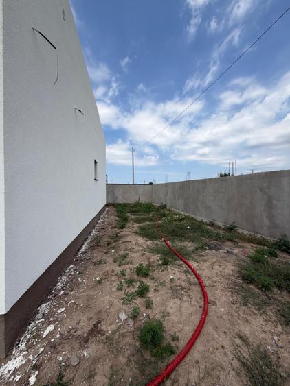 Casă parter 110 mp utili, 3 dormitoare, teren 406 mp, zona Magnolia