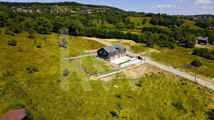 Casă arhitectură modernă cu panoramă spre Munții Făgăraș și Cetatea Cisnădioara - 38