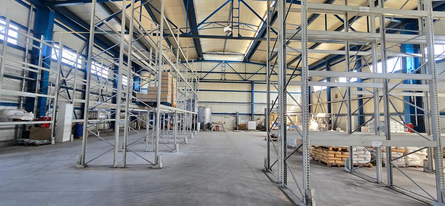 Proprietate industriala: depozitare 6.978 mp + birouri 864 mp