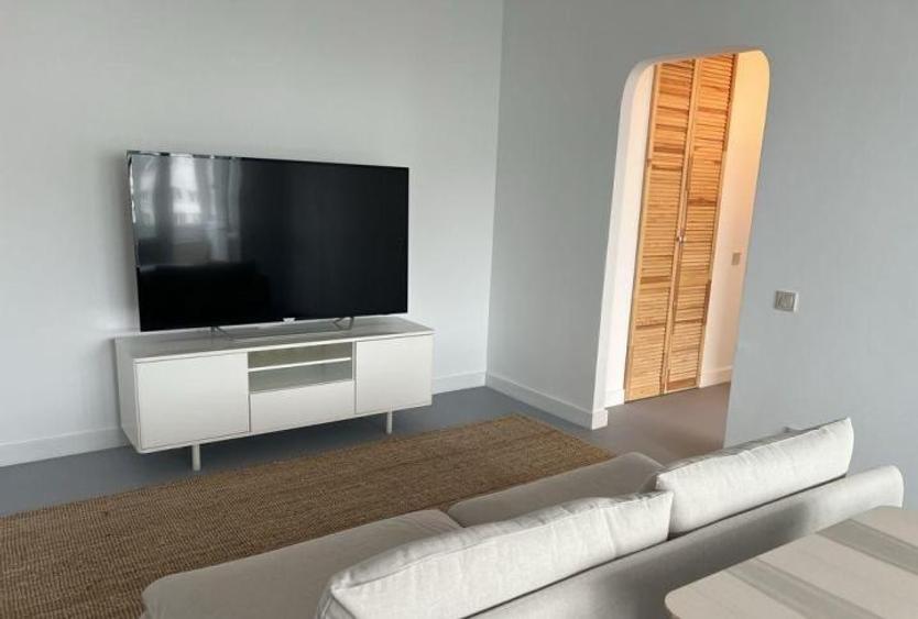 Dristor 2 camere renovat cu balcon si prox. metrou