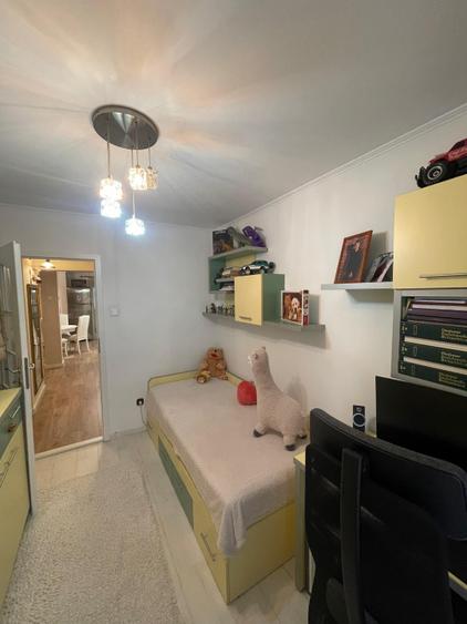Apartament 3 camere, 70 mp + balcon 10 mp, zona Republicii - Traian