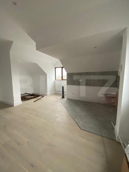 Apartament la casă, construcție nouă – 65 mp utili, boxă + pod, zona Hard Med