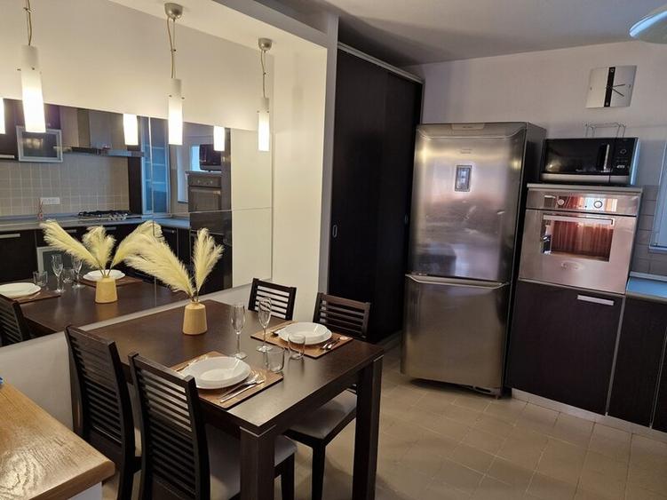Decebal - Centru Civic - 4 Camere - 2 Băi - Metrou - Disponibil Imediat