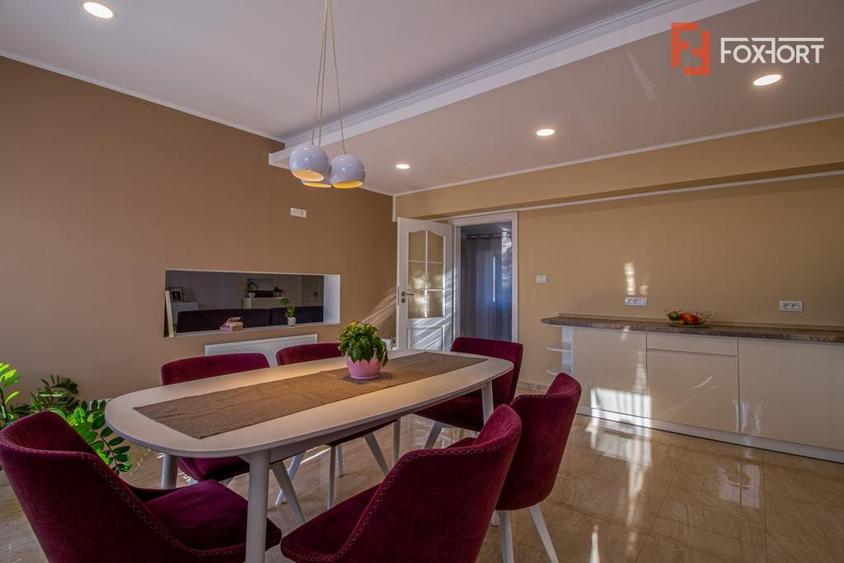 Casa 3 camere cu spatiu comercial in Carani - ID V4331