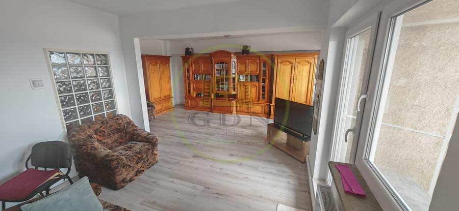 Apartament 3 camere, decomandat, 107.35 mp, Calea Bucuresti, zona McDonalds