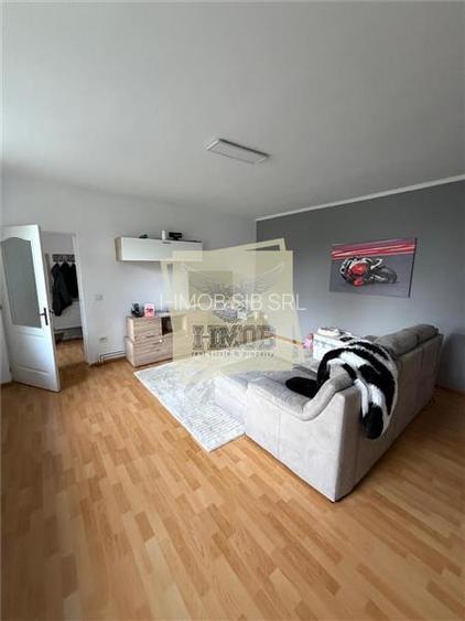 Casa cu 6 camere 2 bai si 1030 mp teren in Viile Sibiului - 6