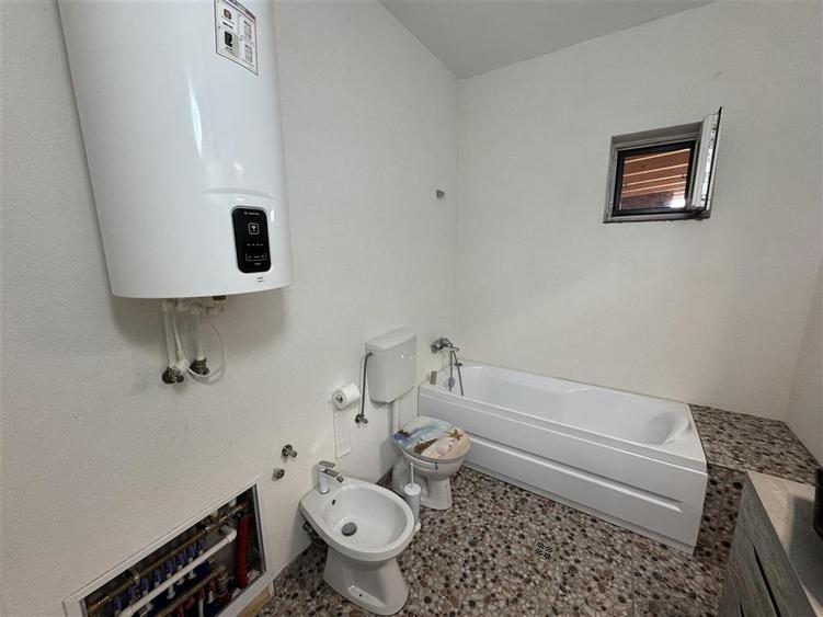 Casa 4 camere + 8418 mp de teren
