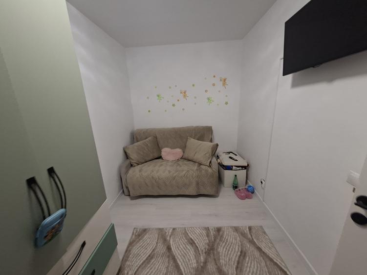 Apartament 2 camere, zona Podul de Piatra