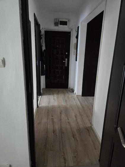 Spitalul Județean | 3 Camere Decomandate | Etaj 1 | Centrală Proprie | Renovat