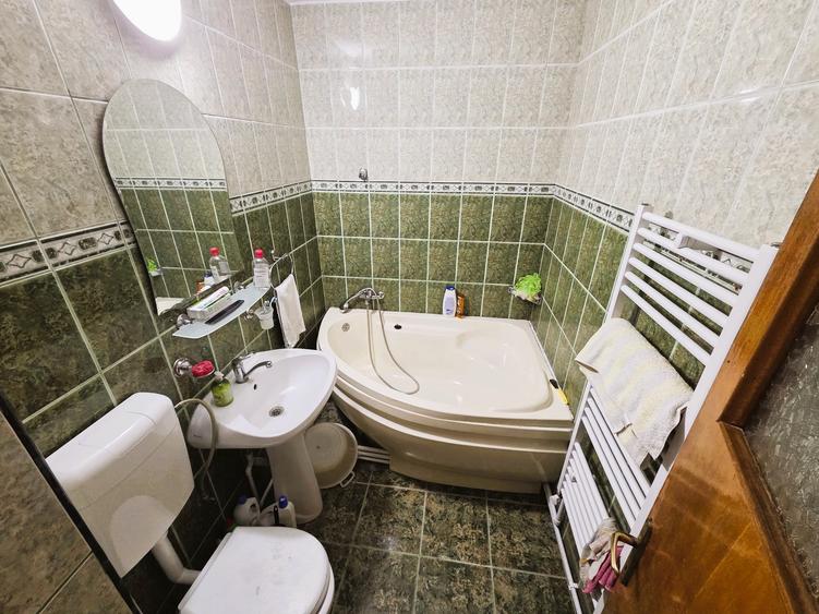 Apartament 3 camere SUPER-SPATIOS/ 2 BAI / CENTRAL