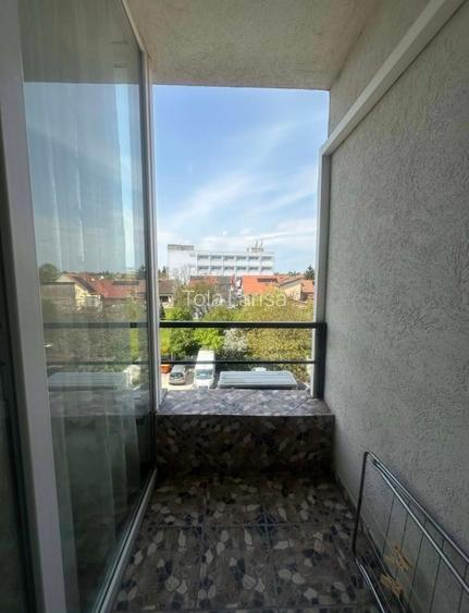 Închide apt central, bloc nou - 10