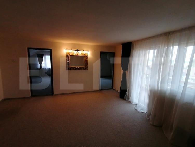 Casa de inchiriat,8 camere +, nemobilata, Gruia