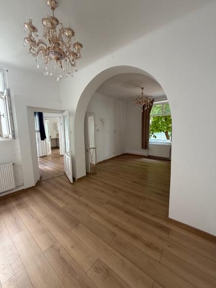 Zona Unirii, apartament parter vila, curat,luminos, linistit,curte