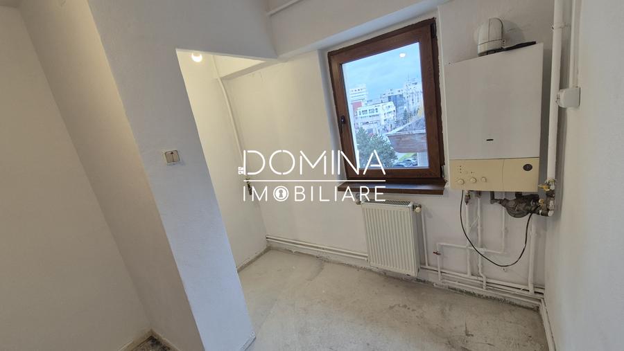 Vanzare apartament 3 camere, Bd. Ecaterina Teodoroiu - zona Casei de Cultura