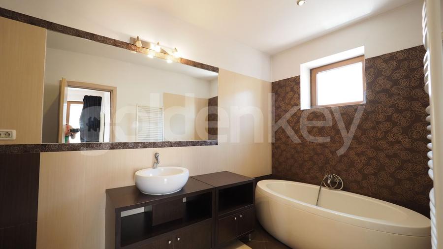 Penthouse generos cu 6 camere, 4 bai | 204mp terasa | 2 garaje