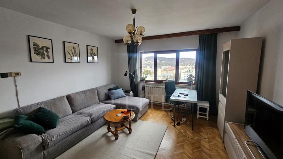 Apartament 3 camere în zona Calea Floresti