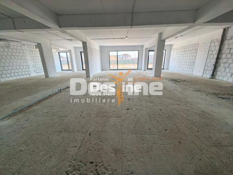 Spatiu Comercial 217 mp parter 2 parcari la intrare in Silk District