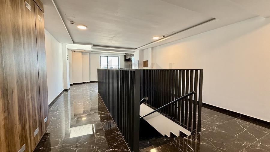 REA1028907 Apartament 180 mp l terasa 220 mp