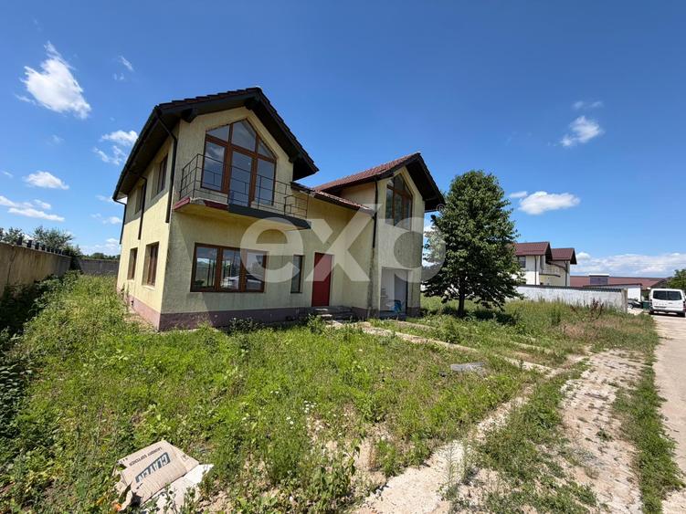 Casa spatioasa cu 5 dormitoare, Teren 1000mp, Butimanu -Ungureni