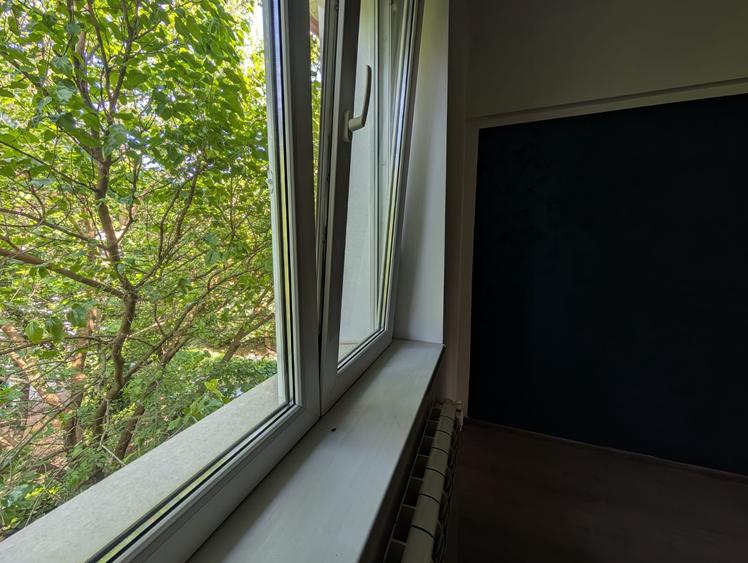 Apartament 2 camere decomandate, spatios, renovat recent + boxa 15 mp