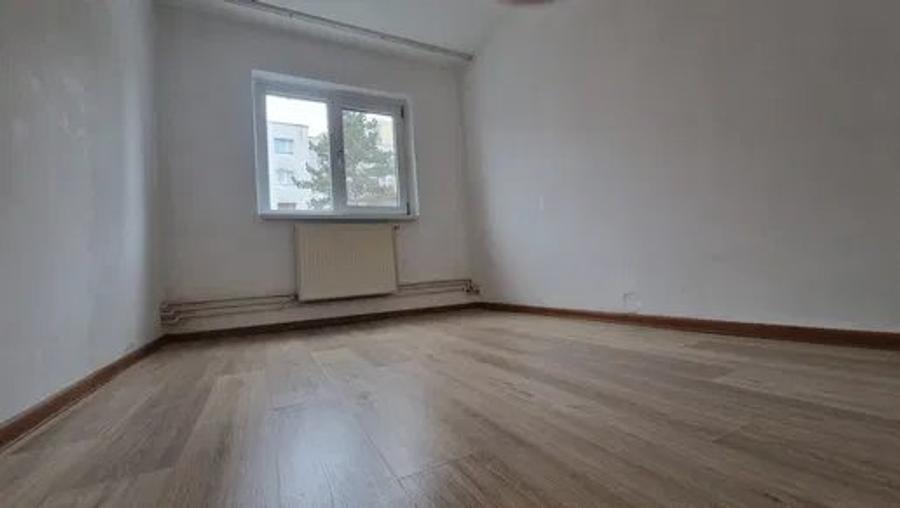 Apartament 3 camere in zona Sirena Manastur