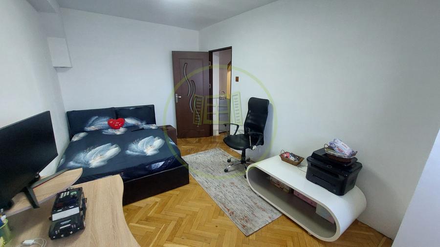 Apartament doua camere decomandat, etajul 3, cartier 1 Mai zona Insula