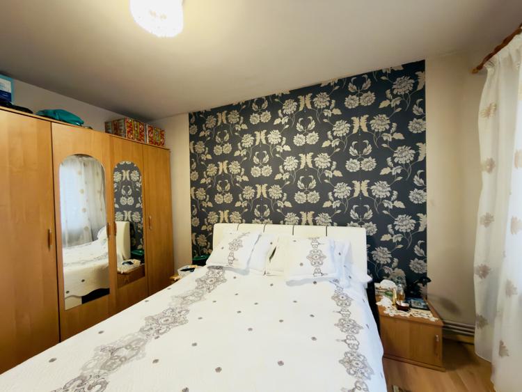 Apartament 3 camere, semidecomandat, 56mp - zona Sagului