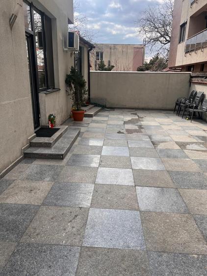 APARTAMENT SUPERB DE VANZARE IN BUCURESTII NOI - DAMAROAIA CURTE PROPRIE