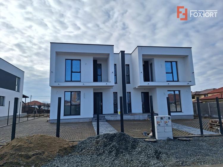 Duplex cu 5 camere de 125 mp si 3 bai, zona Dumbravita