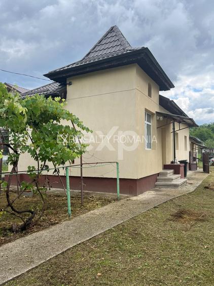 Casă cu 3 camere și teren 1.140 mp toate utilitățile, anexe și acces stradal - 2