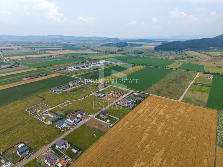 Sanpetru |Teren intravilan 733mp | 3 fronturi stradale - 19