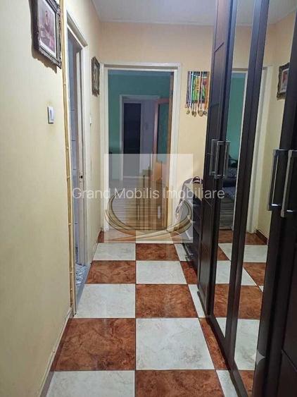 Vand apartament 3 camere doua bai, doua balcoane