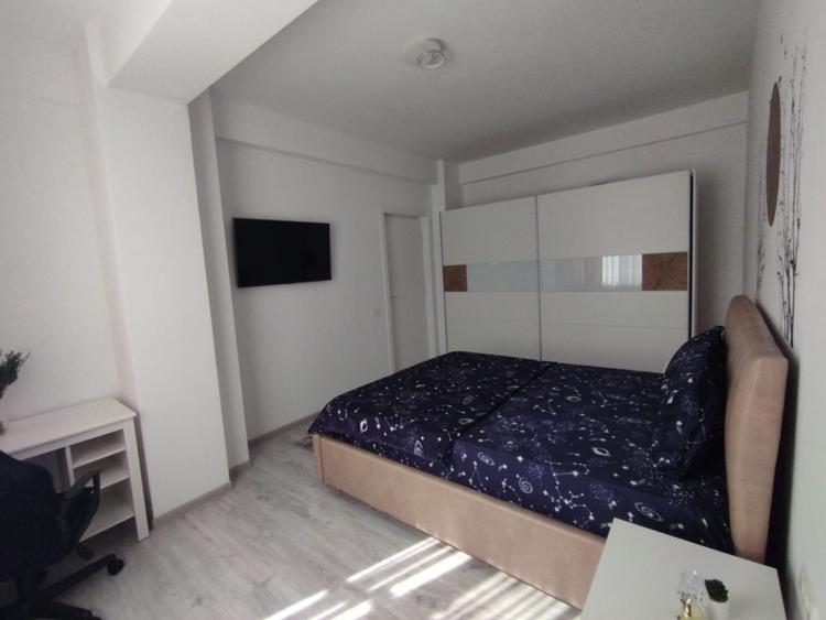 Mamaia nord-apartament 2 camere decomandat
