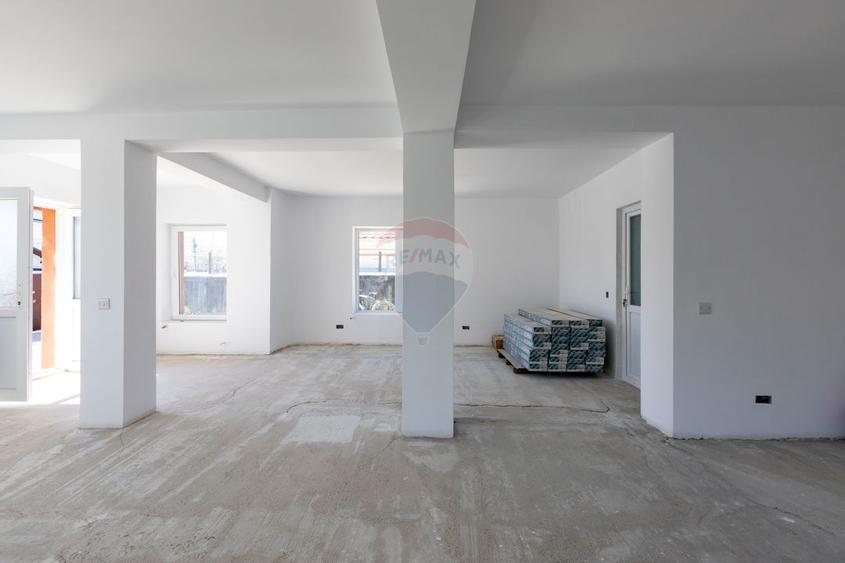 Spatiu comercial 58 mp utili de inchiriat, zona Calea Barladului
