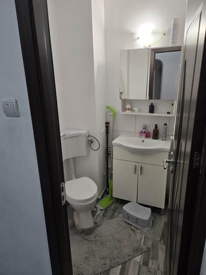 Apartament 3 camere Dristor 70 mp cu 2 băi centrală termică și AC
