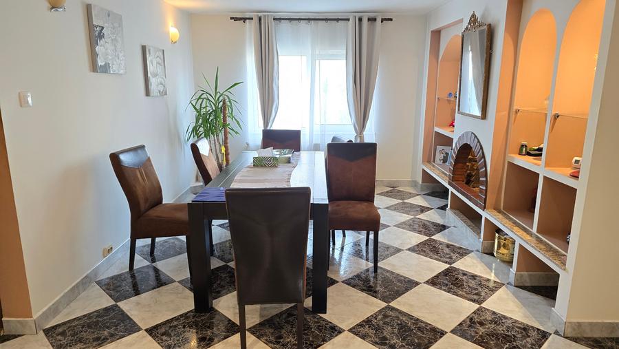 Vand apartament 4 camere cu GARAJ in Deva, zona Dorobanti, etaj 2,