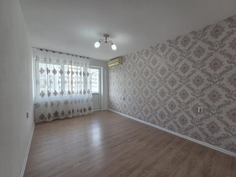 Particular, vand apartament 3 camere proaspat renovat Stefan cel Mare