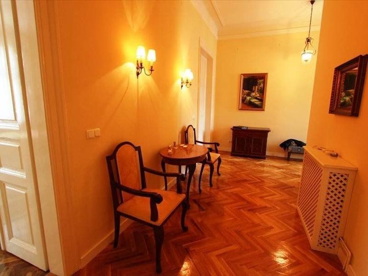 APARTAMENT DEOSEBIT IN ZONA CENTRALA