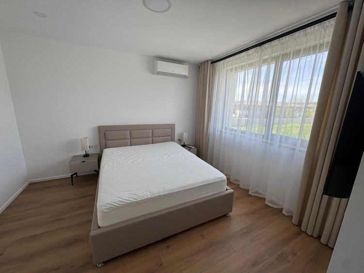 Închiriere Casă 5 camere în Pipera, P+ 2 ETAJE, PARCARE, CURTE, CENTRALA
