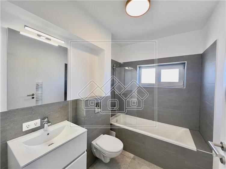 Penthouse mobilat complet, intabulat, 3 camere, aer conditionat