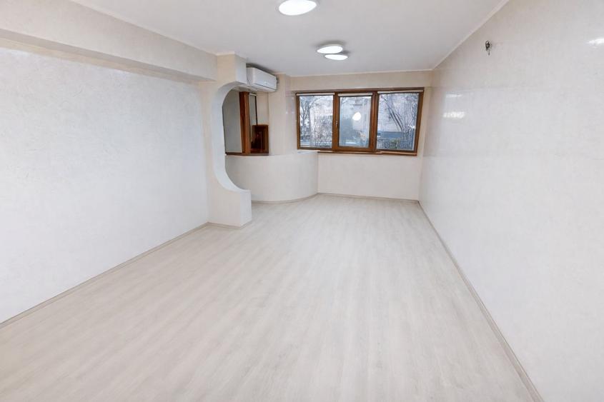 CAPITOL - B-dul. Mamaia - Apartament cu 4 camere si terasa de 80 mp.