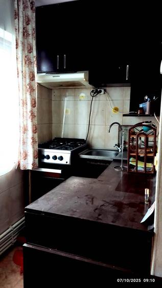 Cameră de cămin transformată în garsonieră, zona Romet